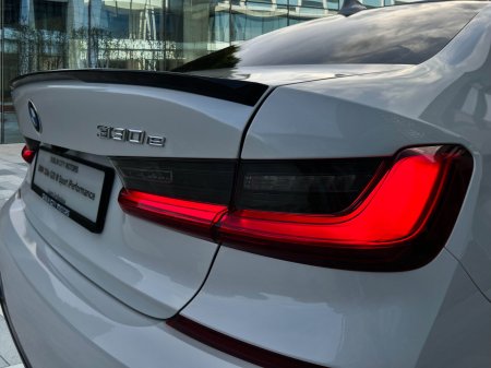 2022 BMW 3-Series - photo 9