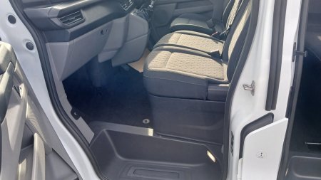 2025 Ford Transit Custom - photo 3
