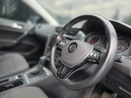 2017 Volkswagen Golf - photo 2