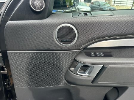 2022 Land Rover Discovery - photo 17