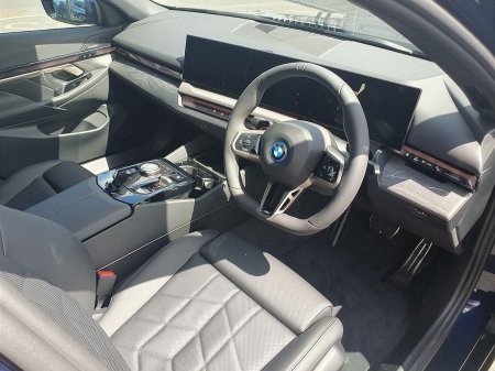 2026 BMW 5-Series - photo 5