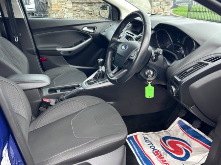 2016 Ford Focus - photo 14