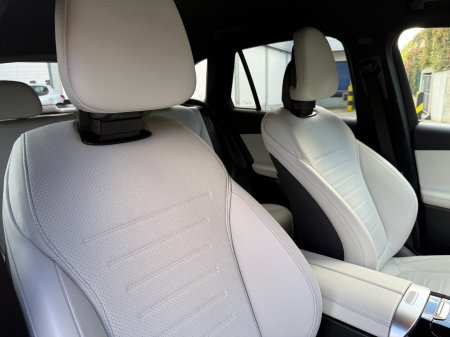 2025 Mercedes-Benz GLC - photo 10