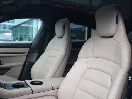 2024 Porsche Taycan - photo 5