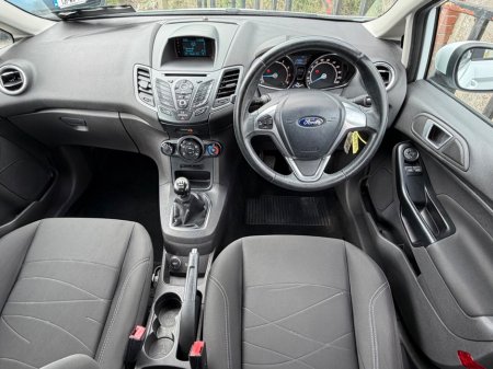 2015 Ford Fiesta - photo 9