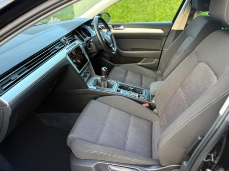 2019 Volkswagen Passat - photo 6