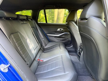2022 BMW 3-Series - photo 18