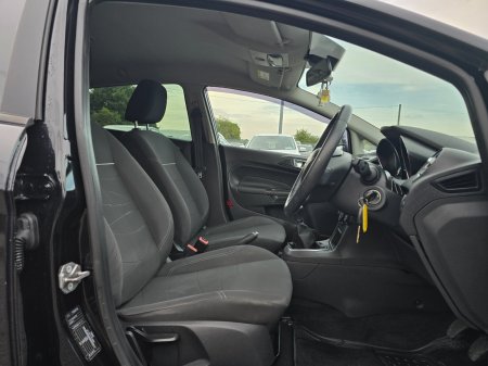 2014 Ford Fiesta - photo 17