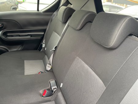 2020 Toyota Aqua - photo 12