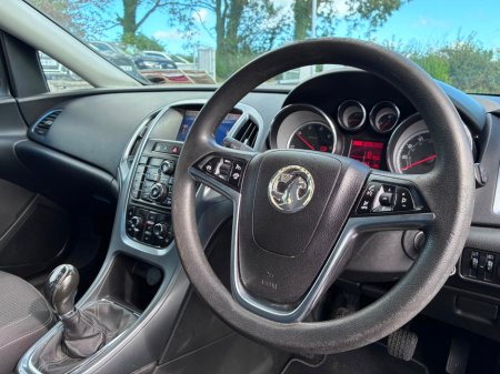 2013 Opel Astra - photo 10