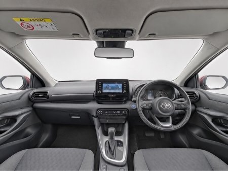 2021 Toyota Yaris - photo 8