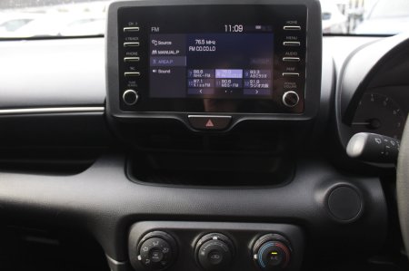 2021 Toyota Yaris - photo 13