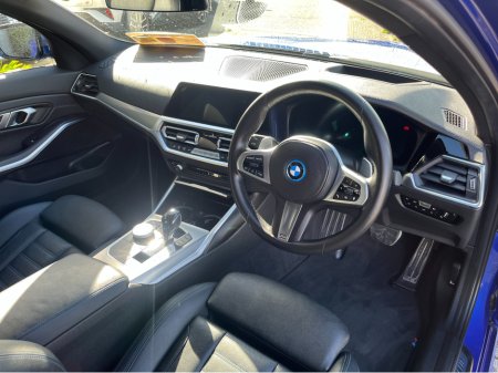 2022 BMW 3-Series - photo 13