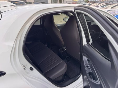 2021 Toyota Yaris - photo 10