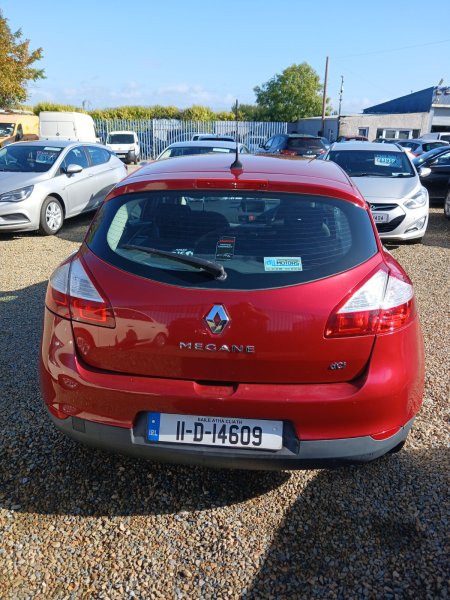 2011 Renault Megane - photo 2