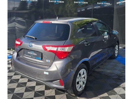 2019 Toyota Vitz - photo 7