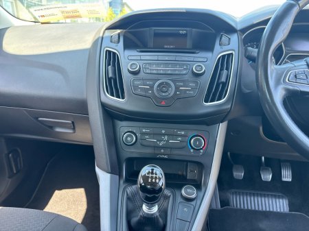 2017 Ford Focus - photo 8