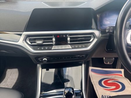 2022 BMW 3-Series - photo 17