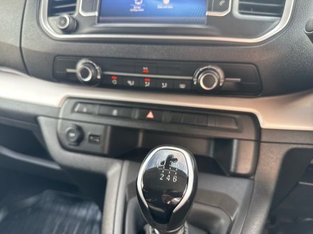 2024 Toyota Proace - photo 17