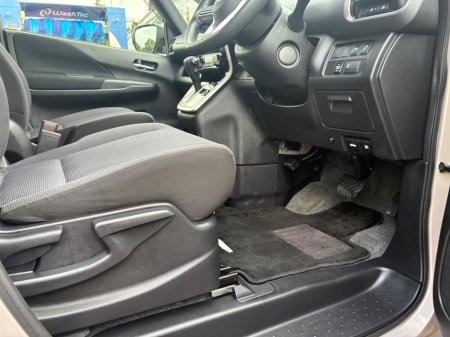 2017 Nissan Serena - photo 12