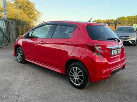 2014 Toyota Vitz - photo 10