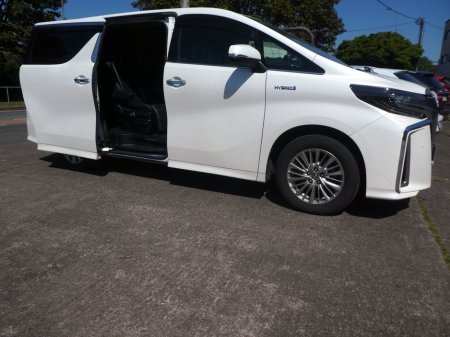 2020 Toyota Alphard - photo 3