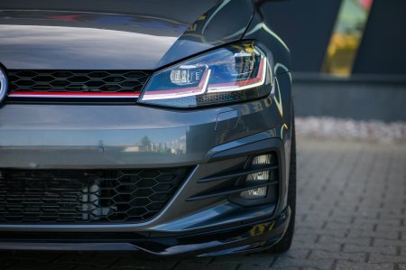 2020 Volkswagen Golf - photo 2