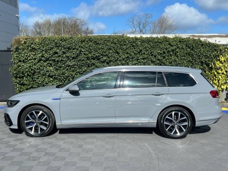 2022 Volkswagen Passat - photo 3