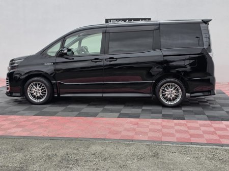 2016 Toyota Voxy - photo 11