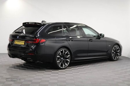 2023 BMW 5-Series - photo 7