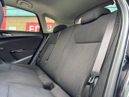 2013 Vauxhall Astra - photo 13