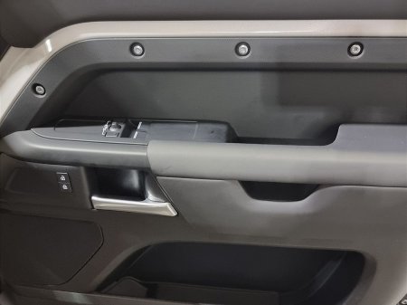 2026 Land Rover Defender - photo 20