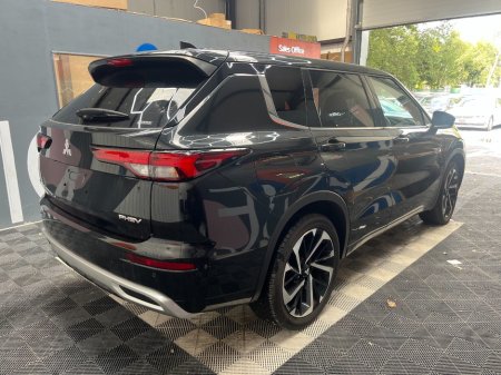 2024 Mitsubishi Outlander - photo 3