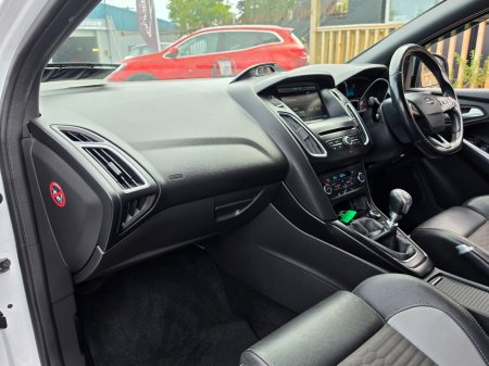 2016 Ford Focus - photo 10