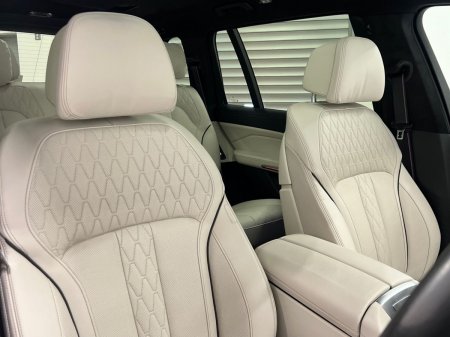 2023 BMW X7 - photo 26