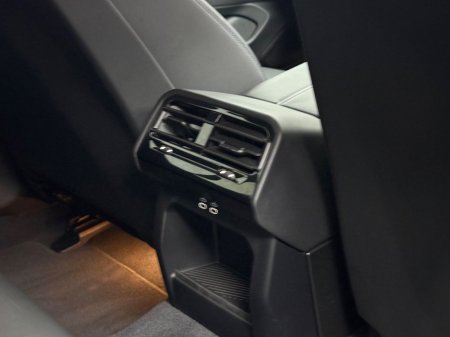 2025 BMW 5-Series - photo 15