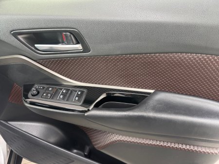2017 Toyota C-HR - photo 12