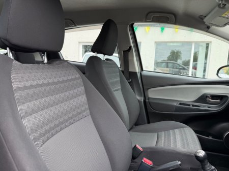 2016 Toyota Yaris - photo 11