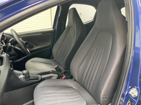 2022 Toyota Yaris - photo 17