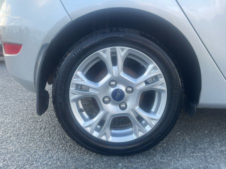 2014 Ford Fiesta - photo 5
