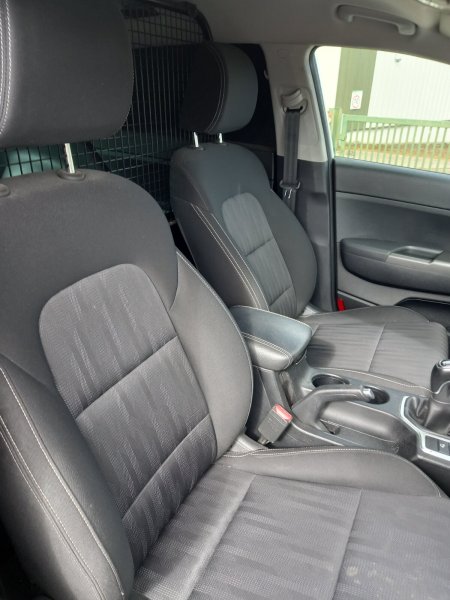 2021 Kia Sportage - photo 4