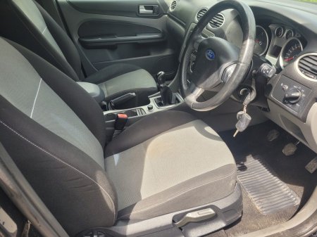 2010 Ford Focus - photo 5