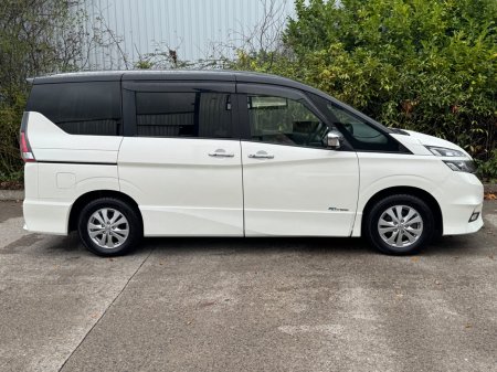 2017 Nissan Serena - photo 4