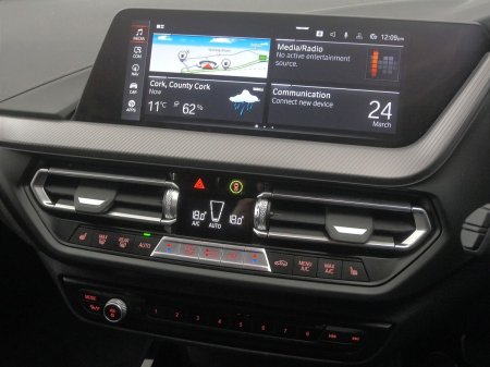 2024 BMW 1-Series - photo 8