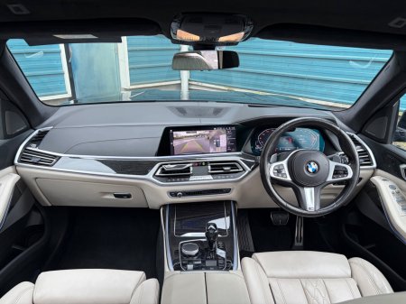 2021 BMW X7 - photo 10