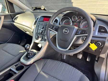 2011 Opel Astra - photo 9