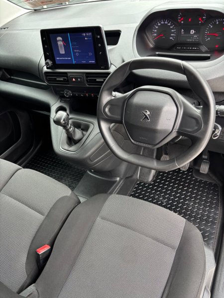 2023 Peugeot Partner - photo 25