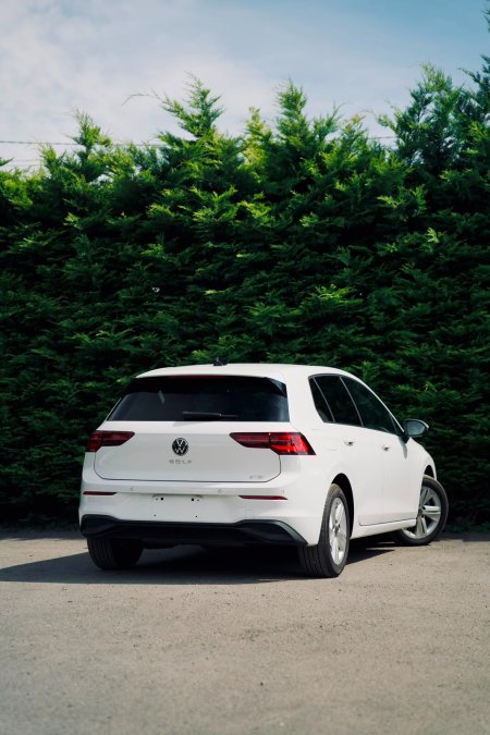 2021 Volkswagen Golf - photo 2