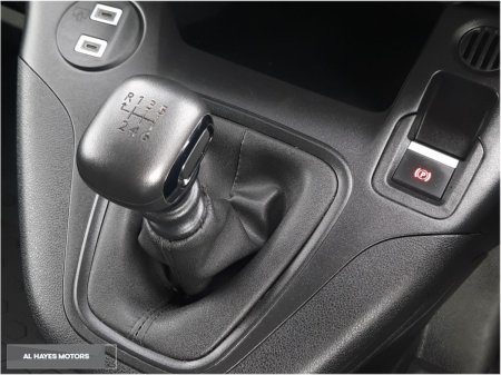 2024 Peugeot Partner - photo 26