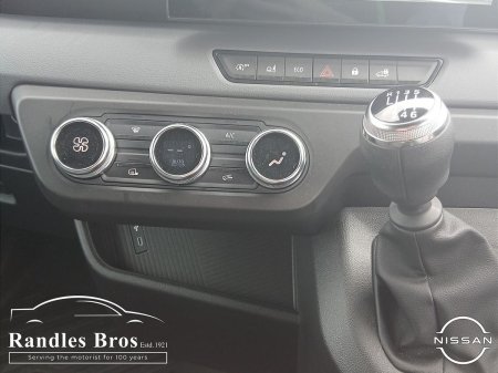 2026 Nissan Interstar - photo 15